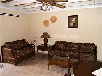 Caicos Beach Condominiums Whitby Εξωτερικό φωτογραφία